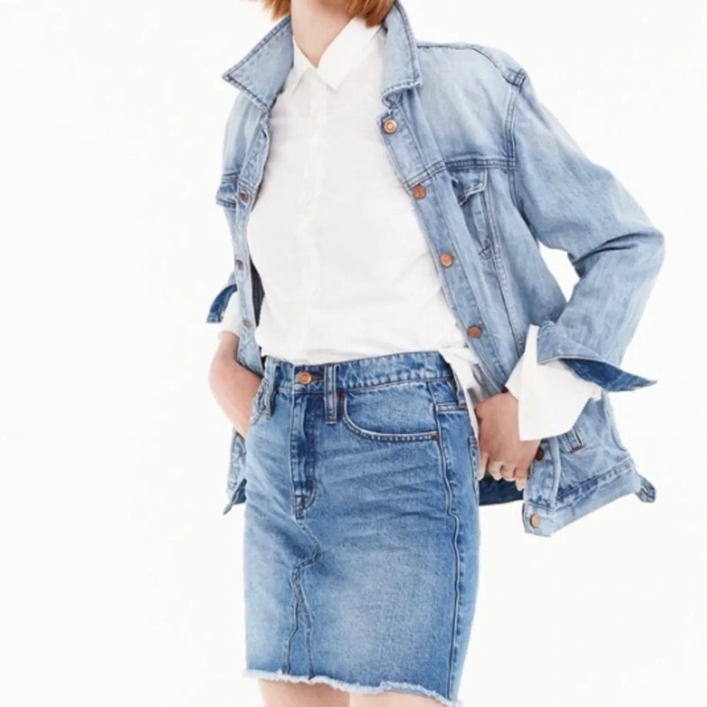 J. Crew Jean Denim skirt EUC raw hem size 26 / small
